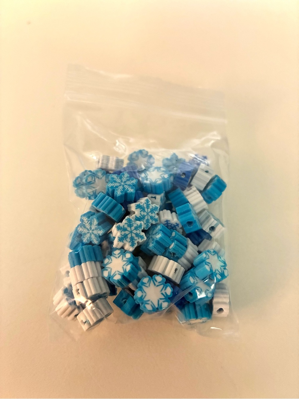 (75) Blue & White Snowflake Beads